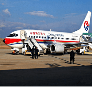 抚远东极机场空运航空快运业稳步发展的原因是什么？